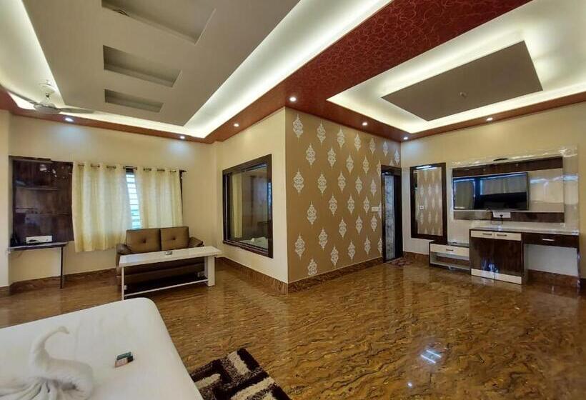 סוויטת ג'וניור נוף לגינה, Sweet Dream Beach Resort !! 50 Mts From Beach ! Peaceful Room With Garden View Free Parking !!