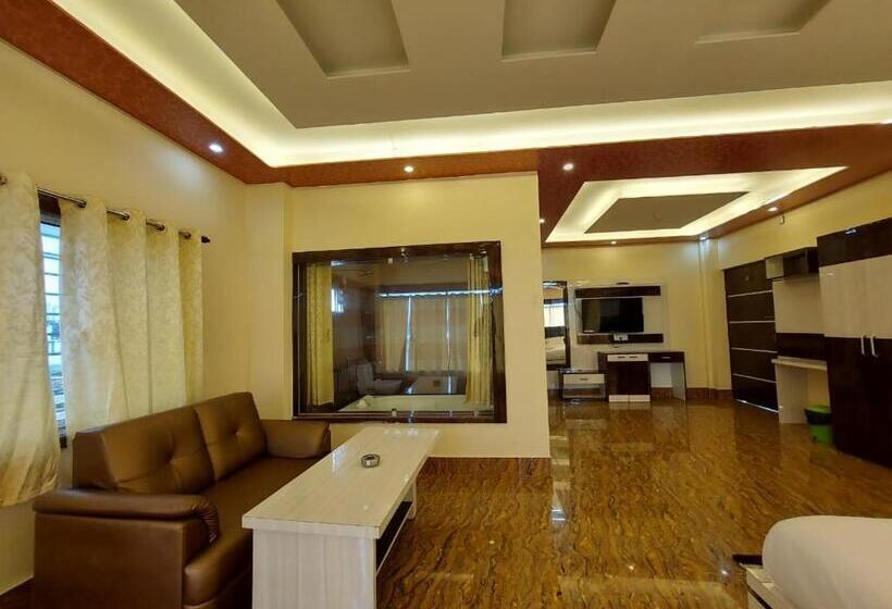 סוויטת ג'וניור נוף לגינה, Sweet Dream Beach Resort !! 50 Mts From Beach ! Peaceful Room With Garden View Free Parking !!