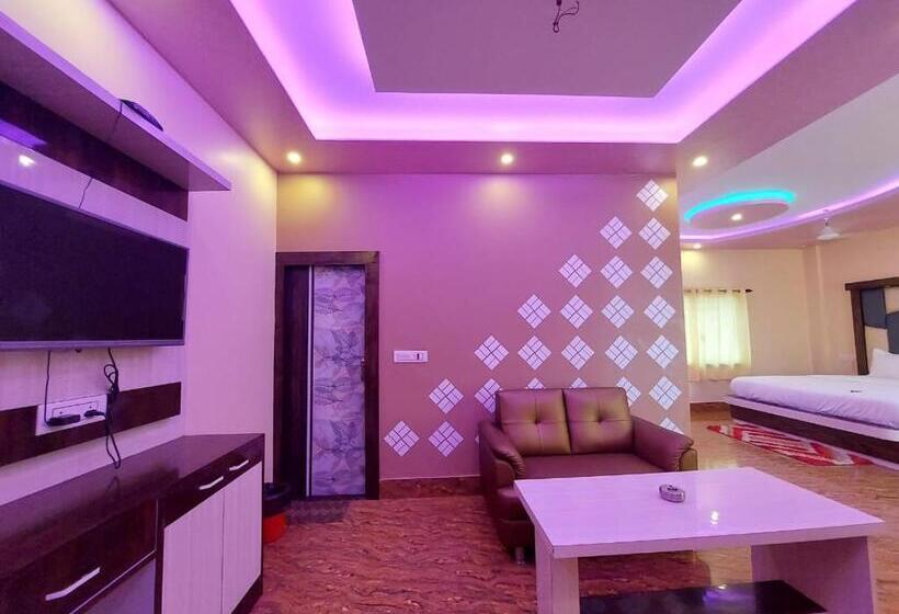 חדר משפחתי צדדי נוף לים, Sweet Dream Beach Resort !! 50 Mts From Beach ! Peaceful Room With Garden View Free Parking !!