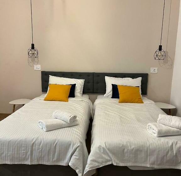اتاق استاندارد, Maison 25