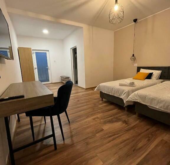 标准间, Maison 25