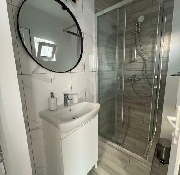 标准间, Maison 25