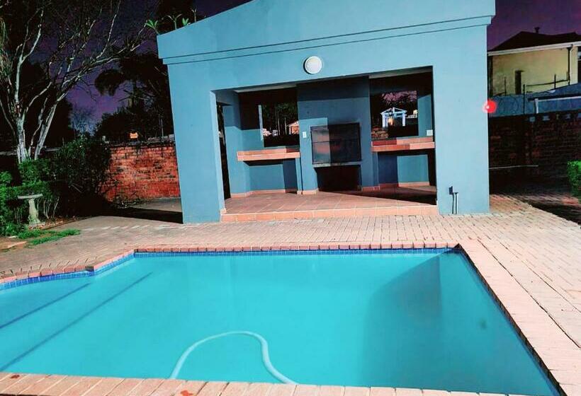 Номер Стандарт Вид на Бассейн, Maison Akiba