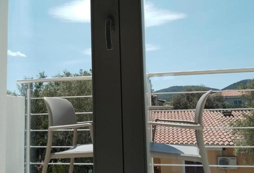 اتاق استاندارد با بالکن, Villa Est