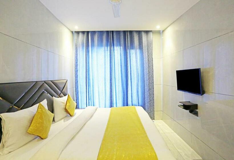 Номер Стандарт, Frankstay By Hotel Preet In 05 Mints Walking Distance Nizamuddin Railway Station