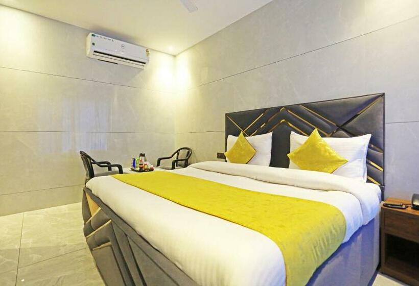 Стандартный Номер Кровать Кинг, Frankstay By Hotel Preet In 05 Mints Walking Distance Nizamuddin Railway Station