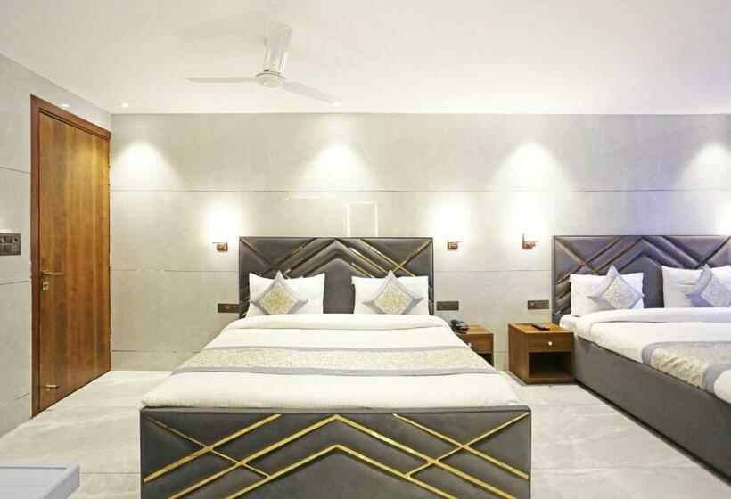 Family Suite, Frankstay By Hotel Preet In 05 Mints Walking Distance Nizamuddin Railway Station