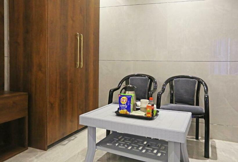 家庭套房, Frankstay By Hotel Preet In 05 Mints Walking Distance Nizamuddin Railway Station