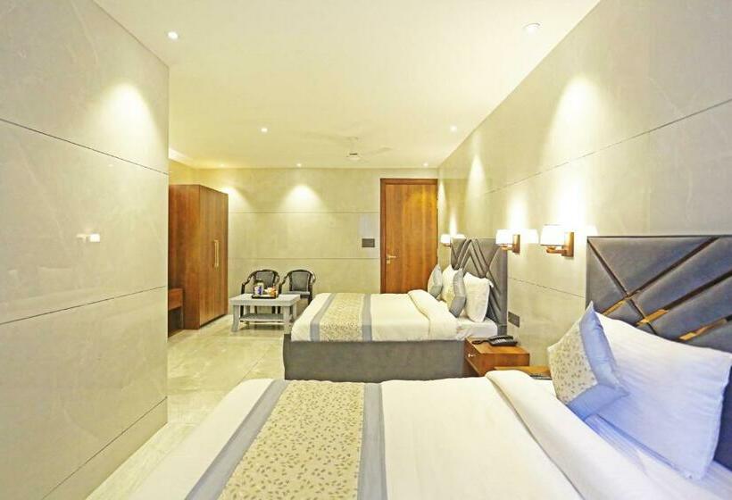 Family Suite, Frankstay By Hotel Preet In 05 Mints Walking Distance Nizamuddin Railway Station