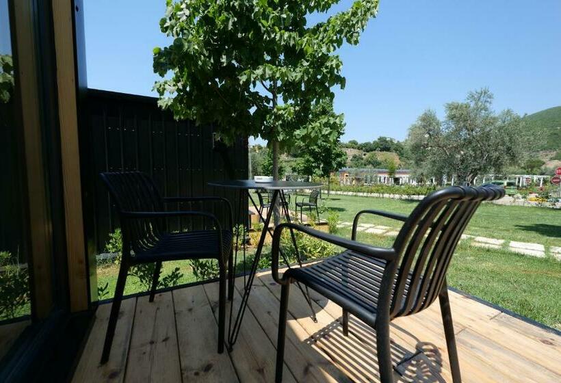 패밀리 룸, Agroturizëm Ndryshe