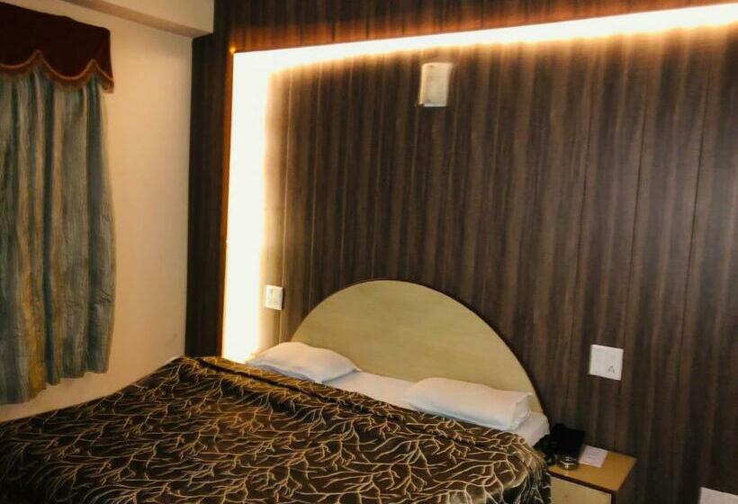 اتاق لوکس, Yatrika