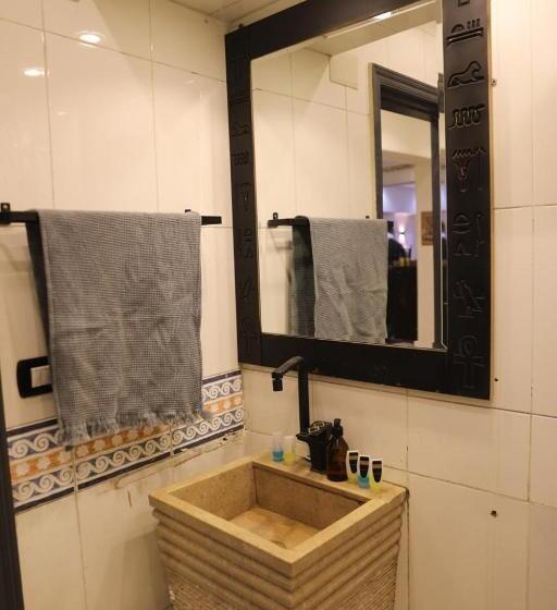 اتاق اکونومی, King Tout Hotel Pyramids View