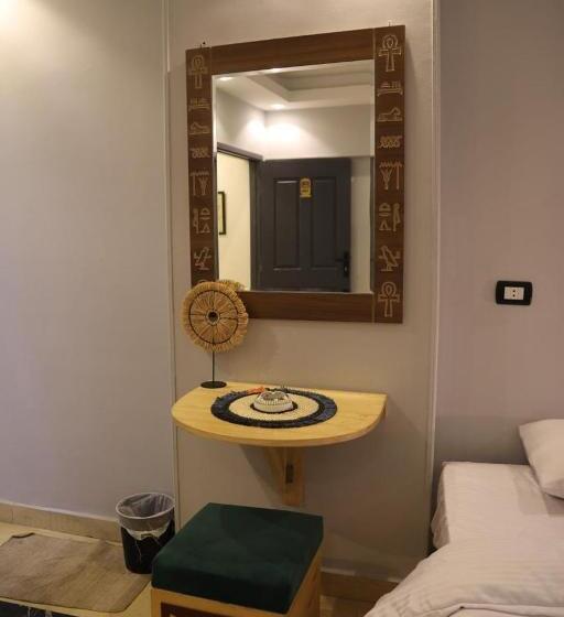 اتاق اکونومی, King Tout Hotel Pyramids View