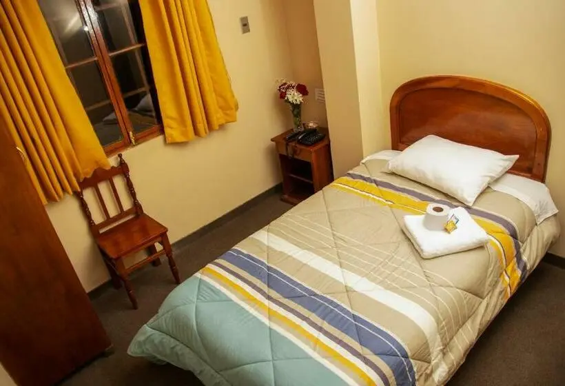 اتاق استاندارد یک نفره, Hostal Pukawara