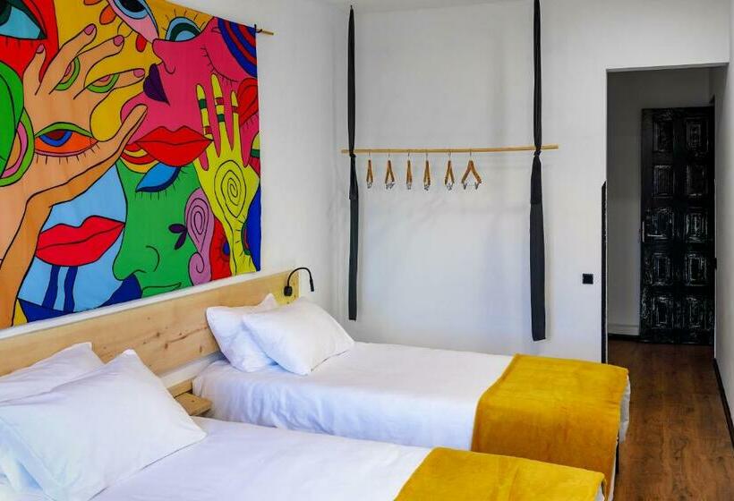 اتاق استاندارد, Hydeout Bakuriani