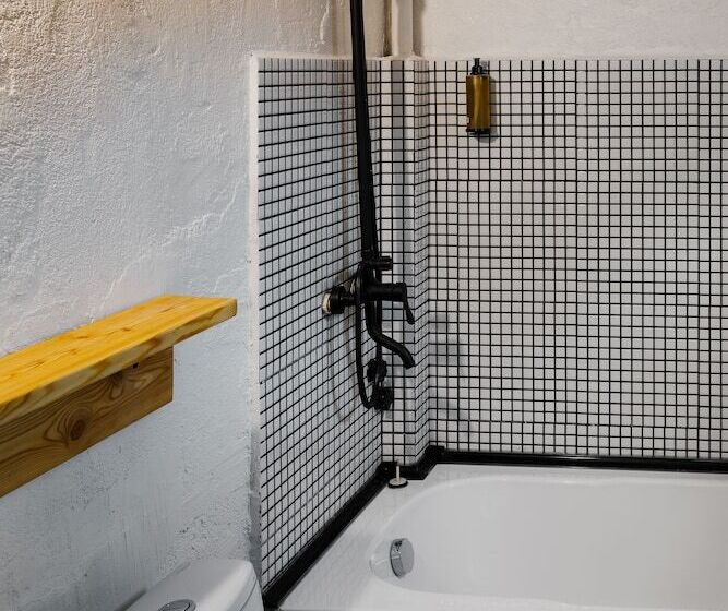 اتاق استاندارد, Hydeout Bakuriani