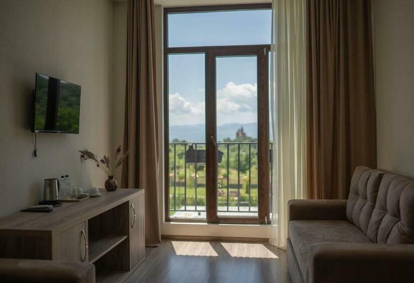 اتاق خانوادگی, In Gremi