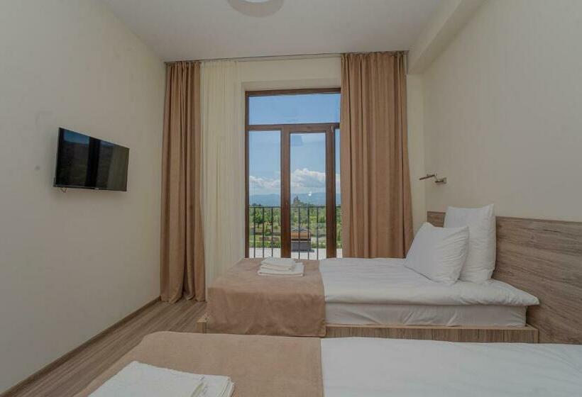 اتاق خانوادگی, In Gremi