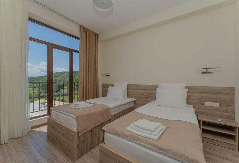 اتاق خانوادگی, In Gremi