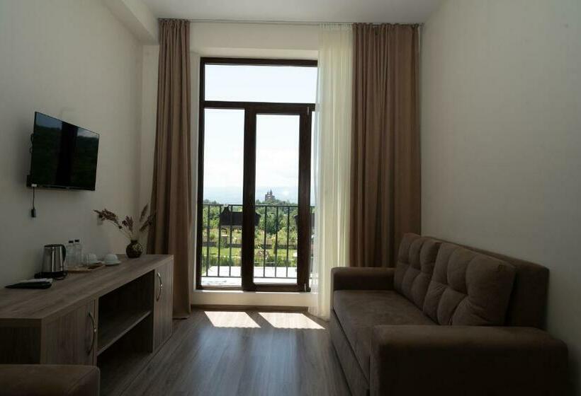 اتاق خانوادگی, In Gremi