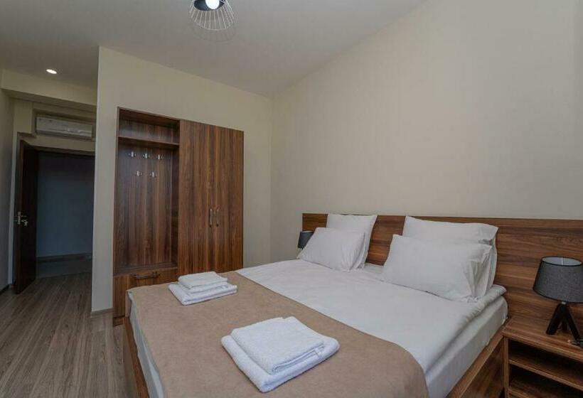 اتاق استاندارد, In Gremi