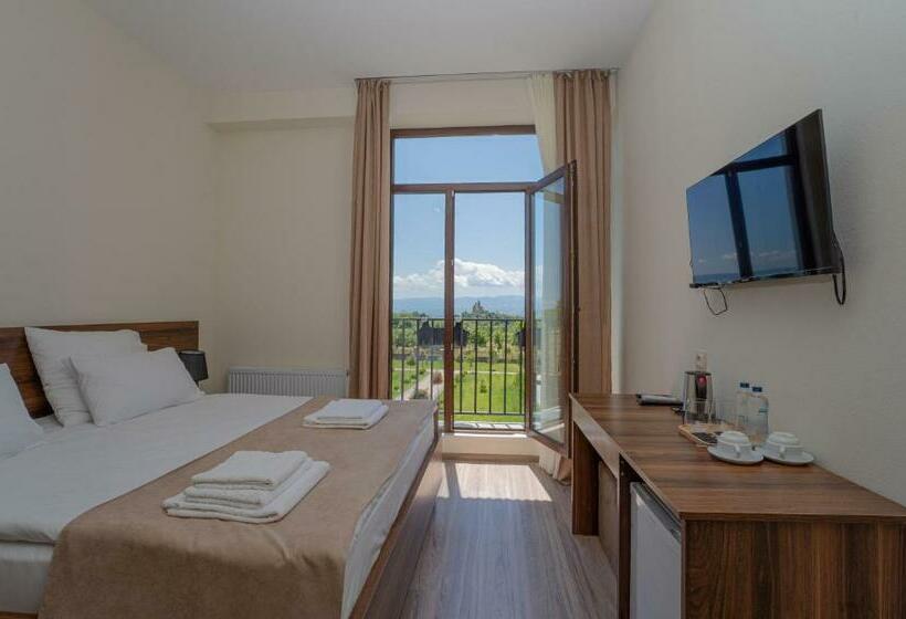 اتاق استاندارد, In Gremi