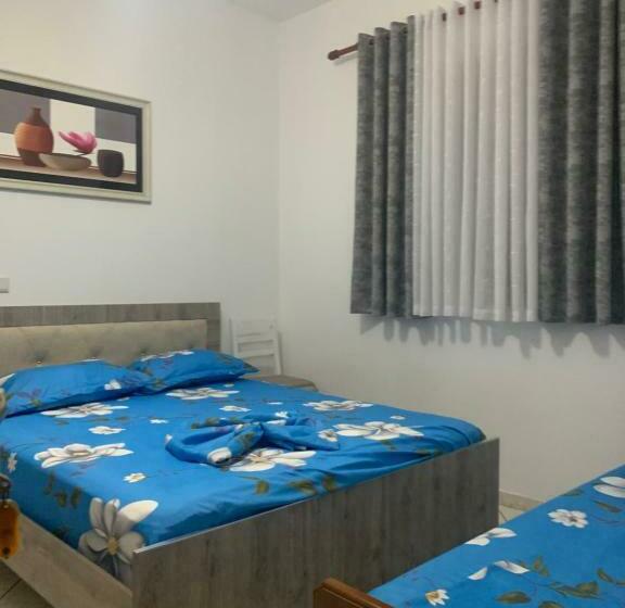 اتاق ساده سه‌ نفره, Vila Eljus