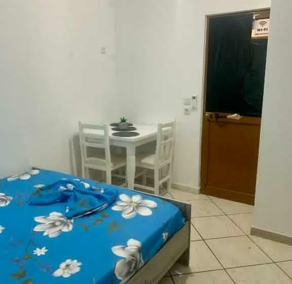 اتاق اکونومی, Vila Eljus