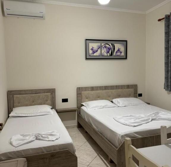 اتاق ساده سه‌ نفره, Vila Eljus