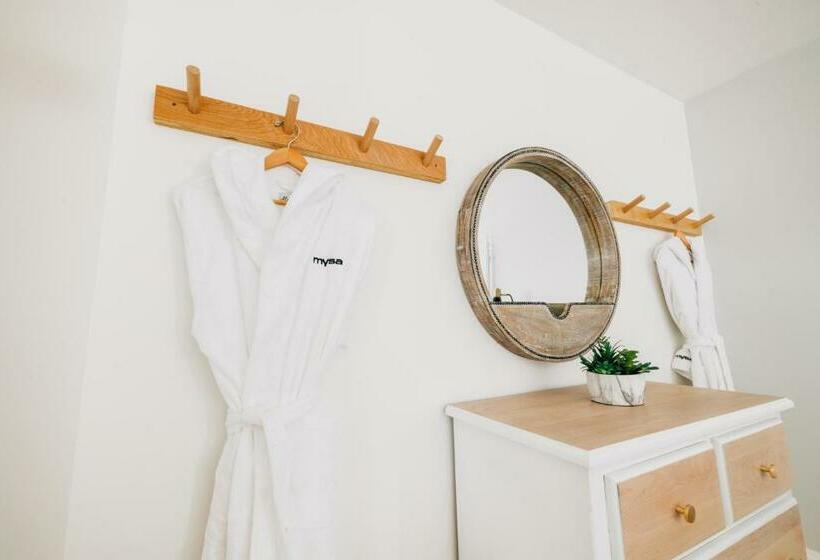 جناح سرير كينج, Mysa Nordic Spa & Resort