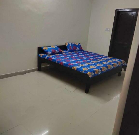 Трехместный Номер Классика, Oyo Saini Guest House