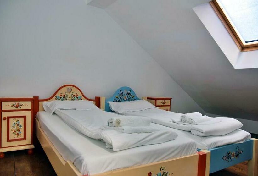 Четырехместный Номер Стандарт, Pensiunea 7 Tei