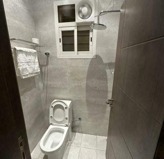 غرفة أساسية, Cast Home