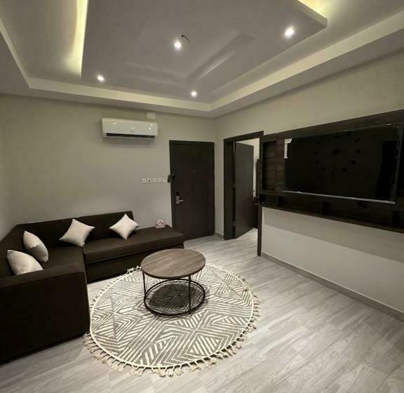 إستوديو قياسى, Cast Home