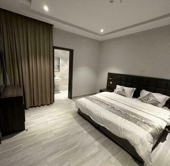 إستوديو قياسى, Cast Home