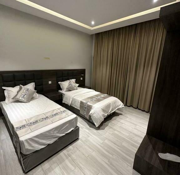 إستوديو قياسى, Cast Home