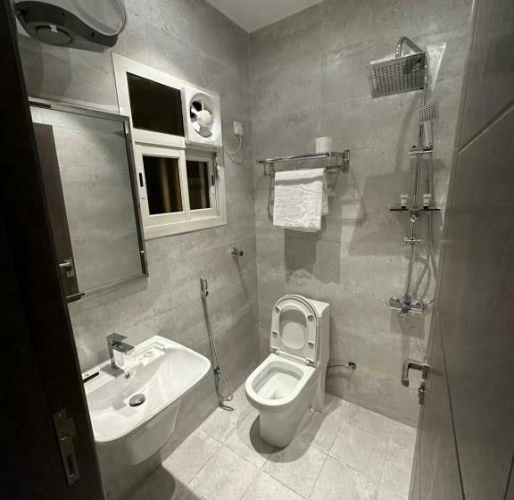 إستوديو قياسى, Cast Home