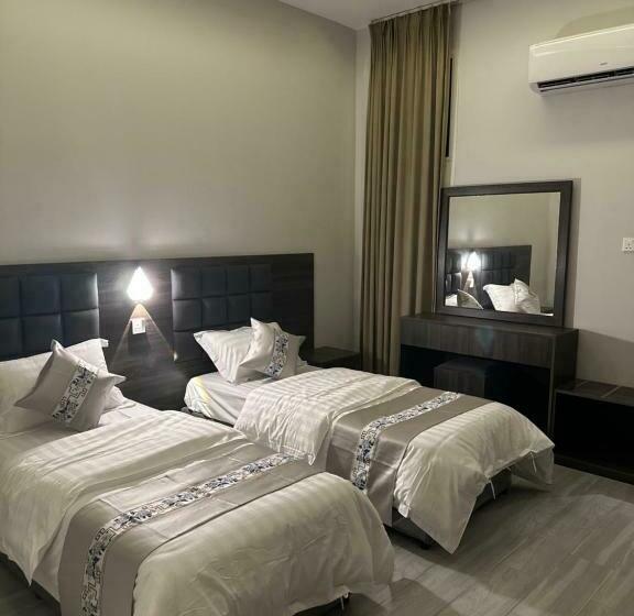 جناح سرير كينج, Cast Home