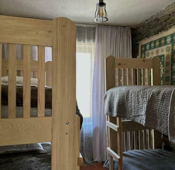 اتاق استاندارد چهار تخته, Guesthouse Divo Hut