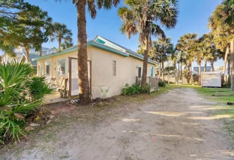 منزل غرفتين نوم, Beach Cottage Steps From The Ocean