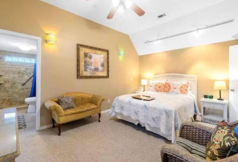 منزل غرفتين نوم, Beach Cottage Steps From The Ocean