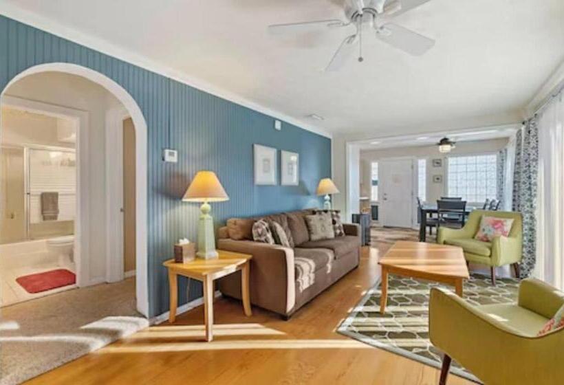 منزل غرفتين نوم, Beach Cottage Steps From The Ocean