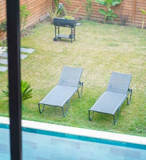 اتاق خانوادگی با چشم‌انداز کوه, Mono House Kartepe