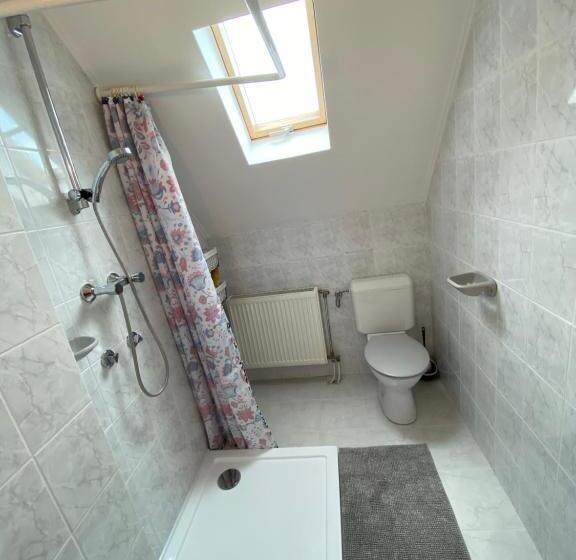 غرفة قياسية, Vázsonyi Vendégház