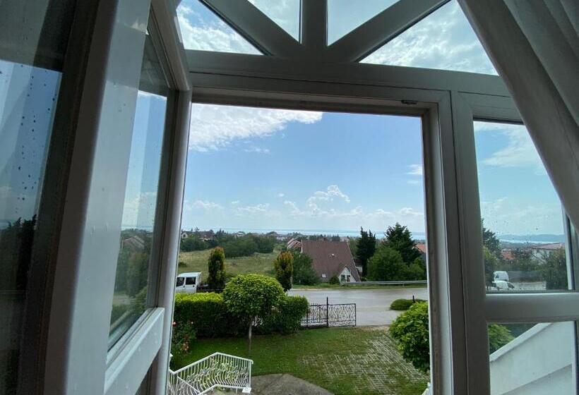 غرفة قياسية, Vázsonyi Vendégház