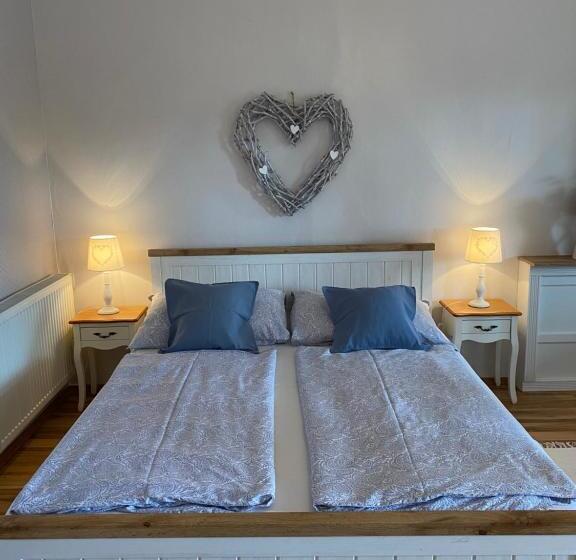 غرفة عائلية, Vázsonyi Vendégház