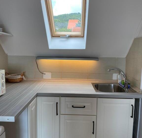 غرفة كلاسيكية رباعية, Vázsonyi Vendégház