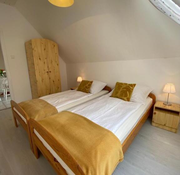 غرفة كلاسيكية رباعية, Vázsonyi Vendégház