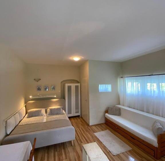 غرفة عائلية مطلّة علي الحديقة, Vázsonyi Vendégház