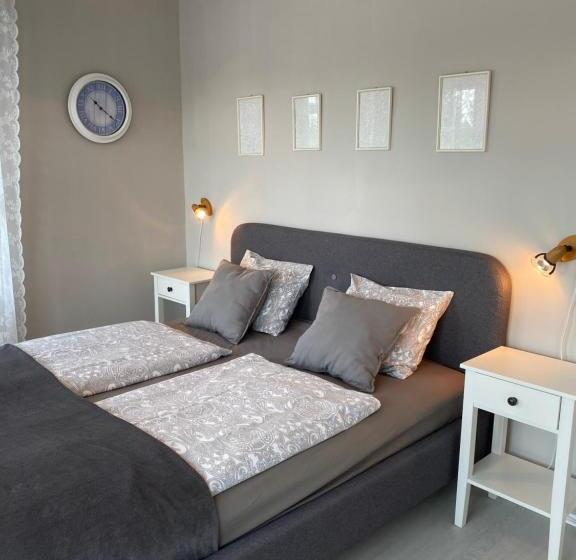 غرفة قياسية رباعية, Vázsonyi Vendégház